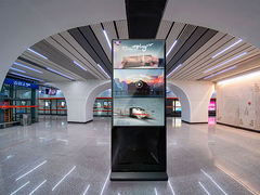 إشارة رقمية قائمة على الأرضية لعب إعلانات LCD الرأسي 4K داخلي